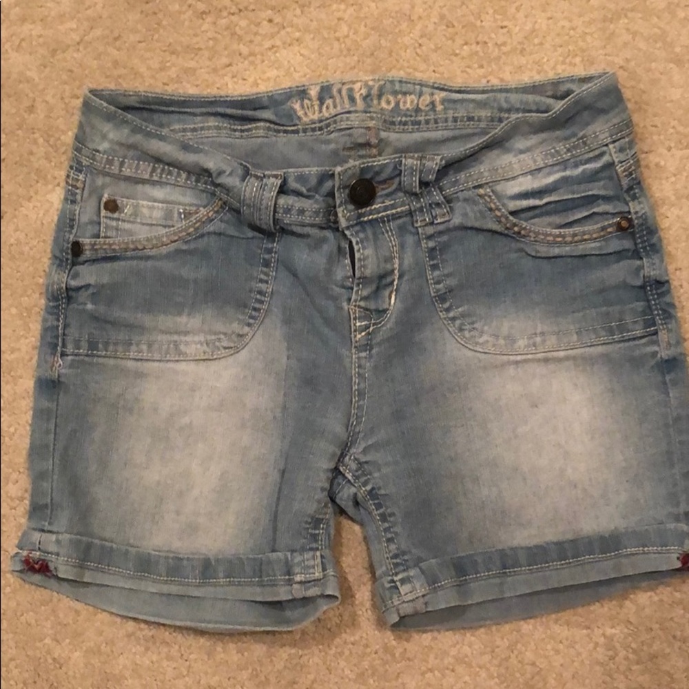 Wallflower jean shorts. Size 9.